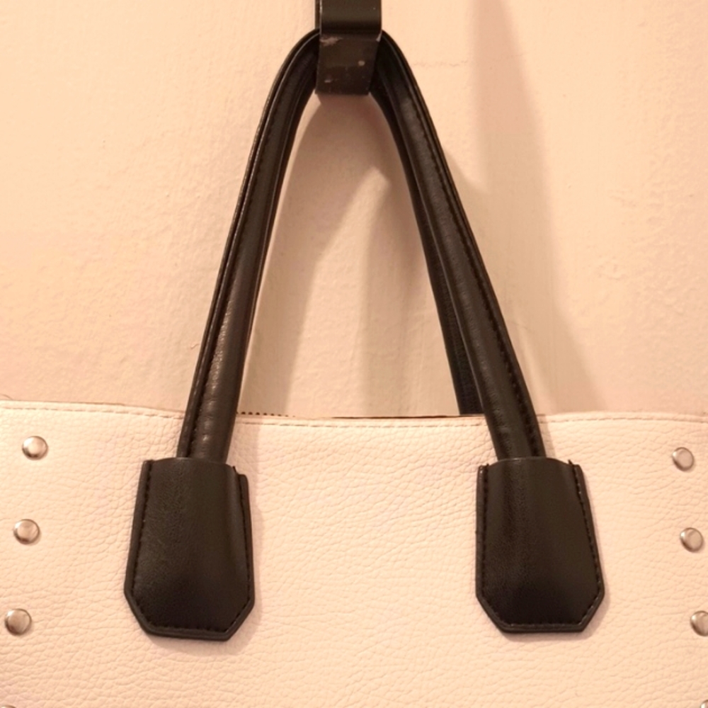 Purse - Picture 3 of 8